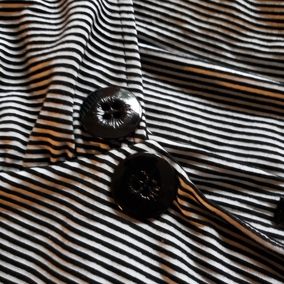 Black & White Striped Off/On Shoulder Shirt - Picture 3 of 4